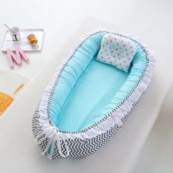 Detachable and washable portable crib bed