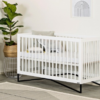 Wooden adjustable baby cribs Solid Pine Wood bed